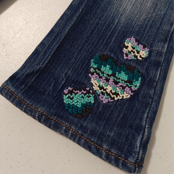 Gap Flare Jeans Y2K  Hearts 2T Girls Kids Embroidered Cross Stitch Blue Denim - Picture 13 of 14